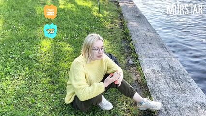 Встреча на улице со зрелой звездой виртуального секса.