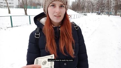 За сто долларов отсосала, а еще + 100 отдалась в киску.